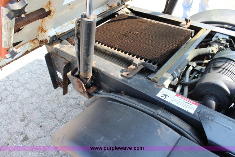 image for item J3546 2003 Bobcat Toolcat 5600 utility work machine