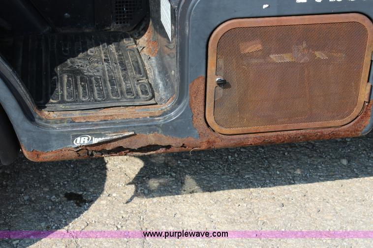 image for item J3546 2003 Bobcat Toolcat 5600 utility work machine