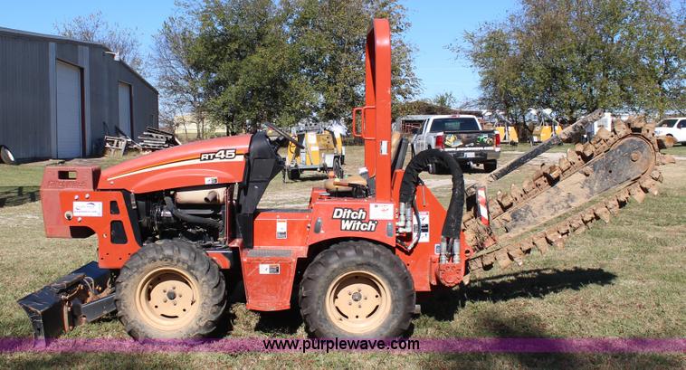 image for item J4256 2012 Ditch Witch RT45 trencher