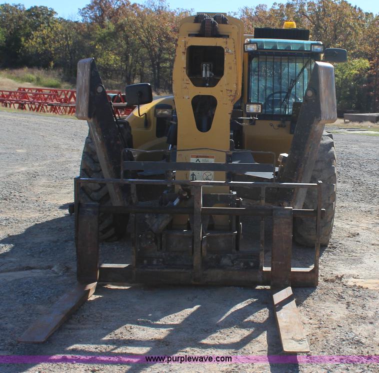 image for item J4262 2008 Caterpillar TL1055 telehandler