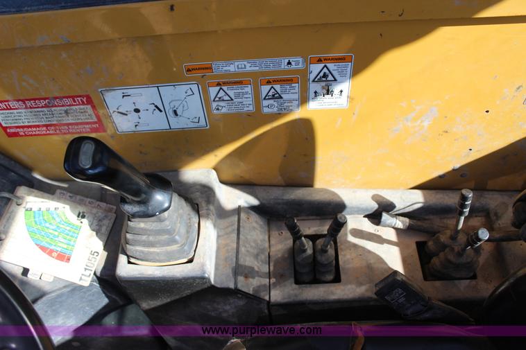 image for item J4262 2008 Caterpillar TL1055 telehandler