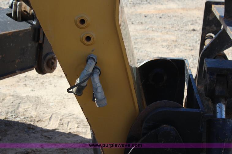 image for item J4262 2008 Caterpillar TL1055 telehandler