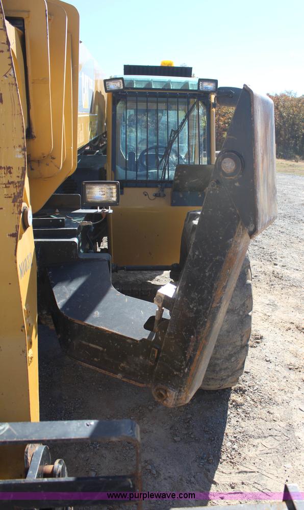 image for item J4262 2008 Caterpillar TL1055 telehandler