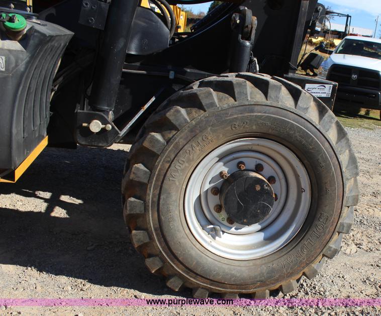 image for item J4262 2008 Caterpillar TL1055 telehandler