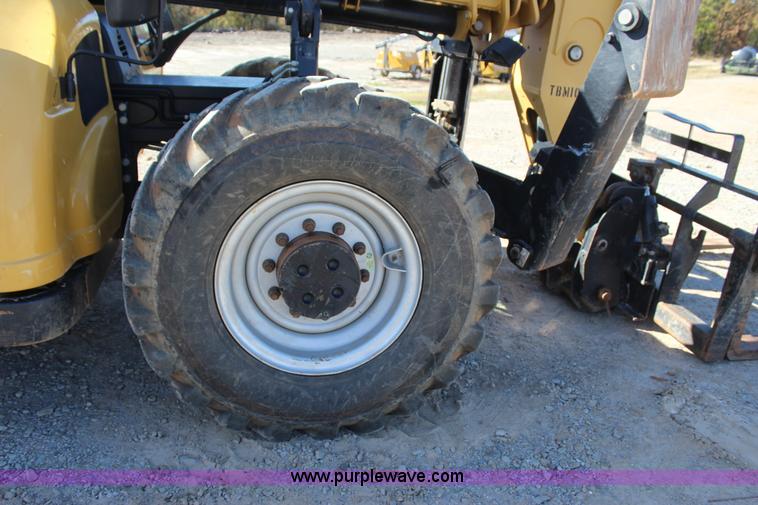 image for item J4262 2008 Caterpillar TL1055 telehandler