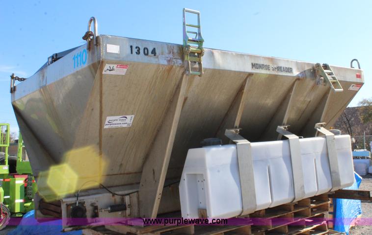 image for item J4536 Monroe stainless steel spreader