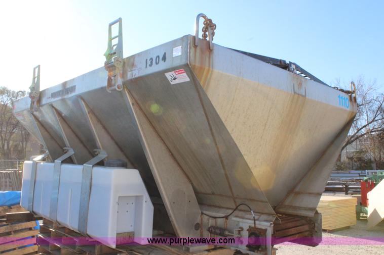 image for item J4536 Monroe stainless steel spreader