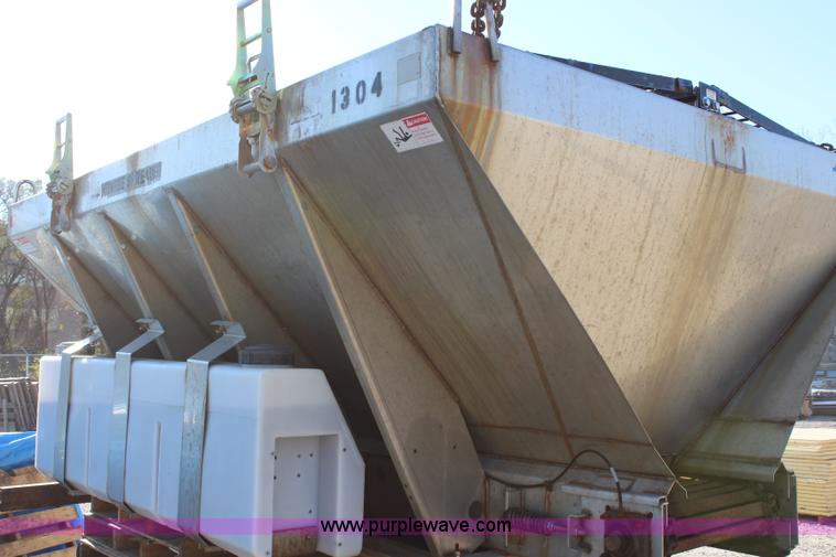 image for item J4536 Monroe stainless steel spreader