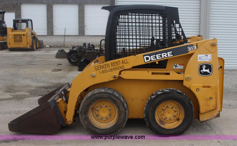 image for item J4579 2011 John Deere 313 skid steer