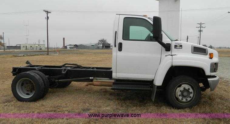 image for item J5166 2009 Chevrolet C4500 truck cab and chassis