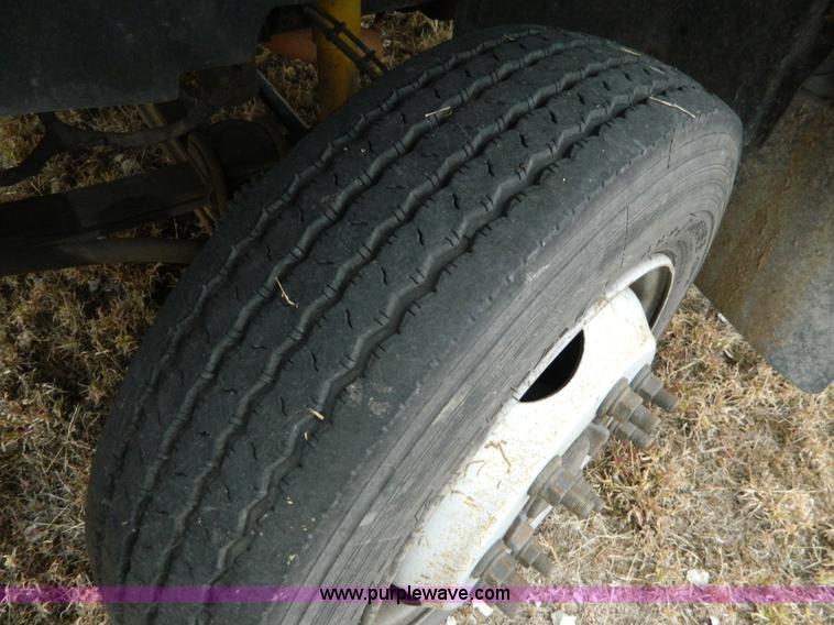 image for item J5166 2009 Chevrolet C4500 truck cab and chassis