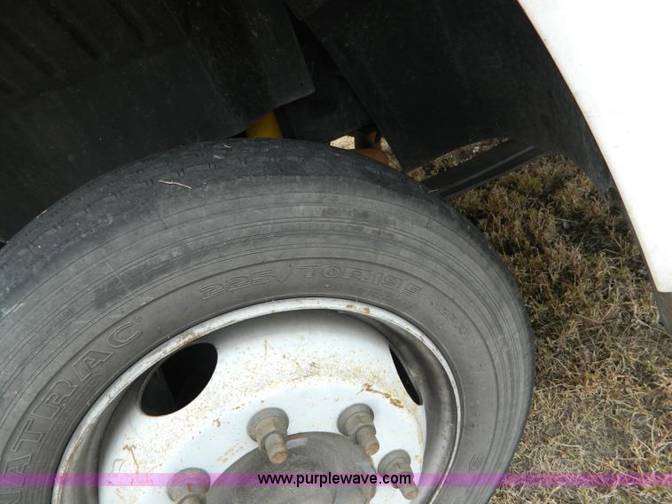 image for item J5166 2009 Chevrolet C4500 truck cab and chassis