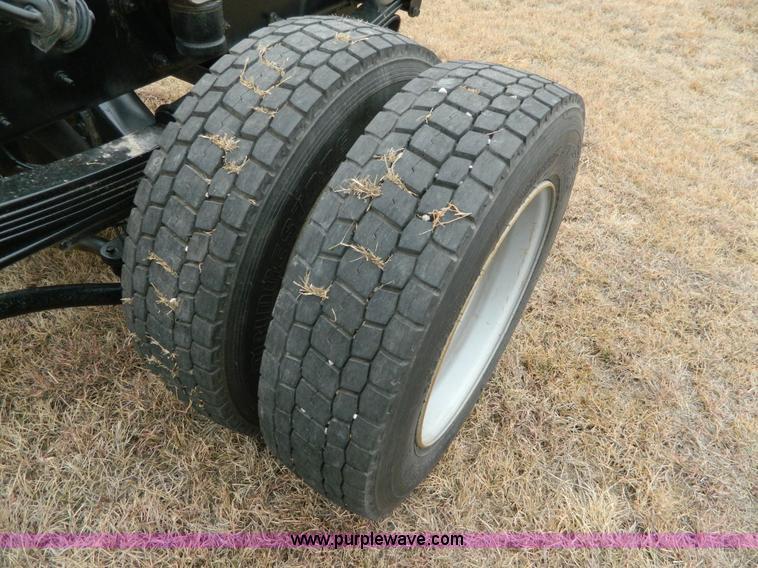 image for item J5166 2009 Chevrolet C4500 truck cab and chassis