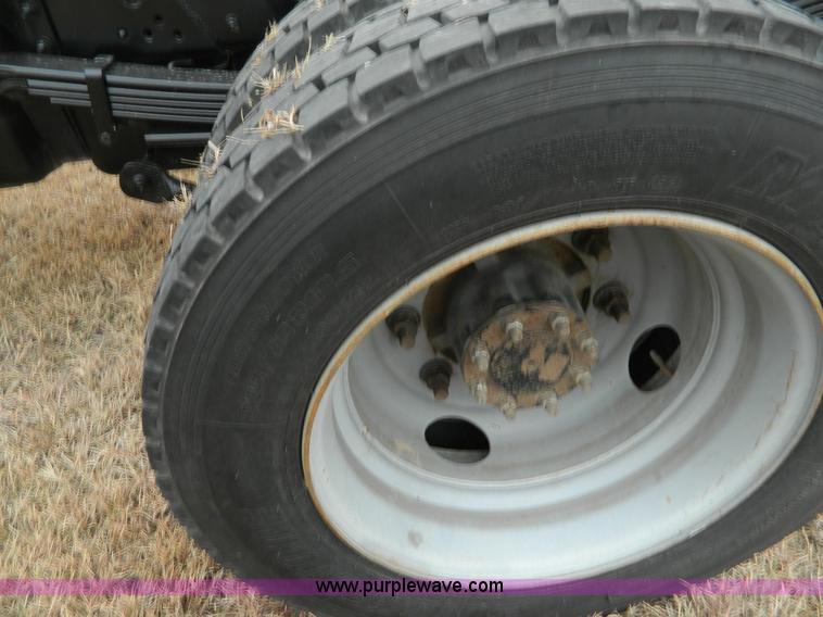 image for item J5166 2009 Chevrolet C4500 truck cab and chassis