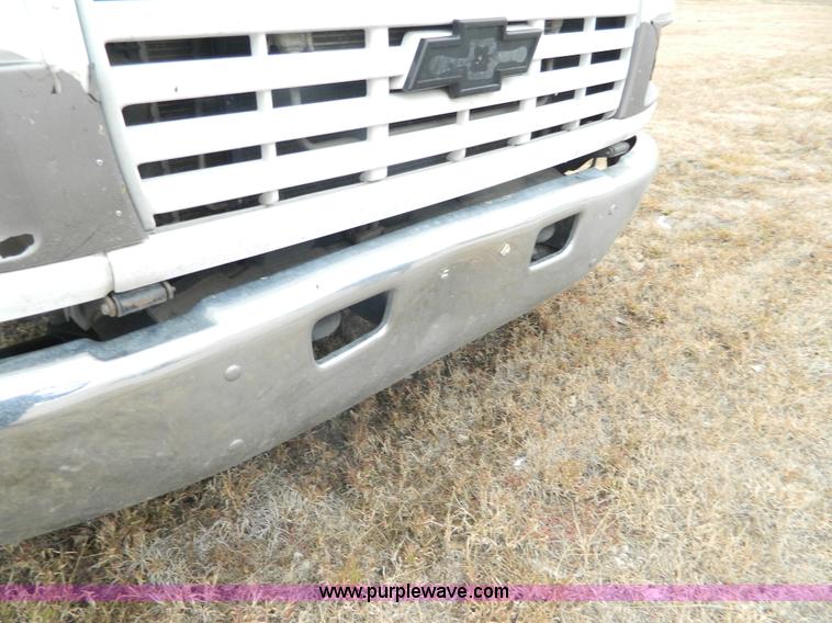 image for item J5166 2009 Chevrolet C4500 truck cab and chassis