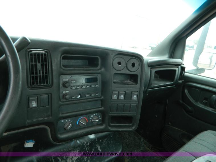 image for item J5166 2009 Chevrolet C4500 truck cab and chassis