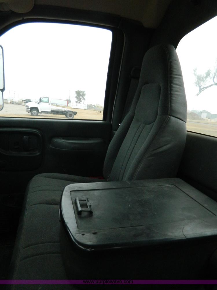 image for item J5166 2009 Chevrolet C4500 truck cab and chassis