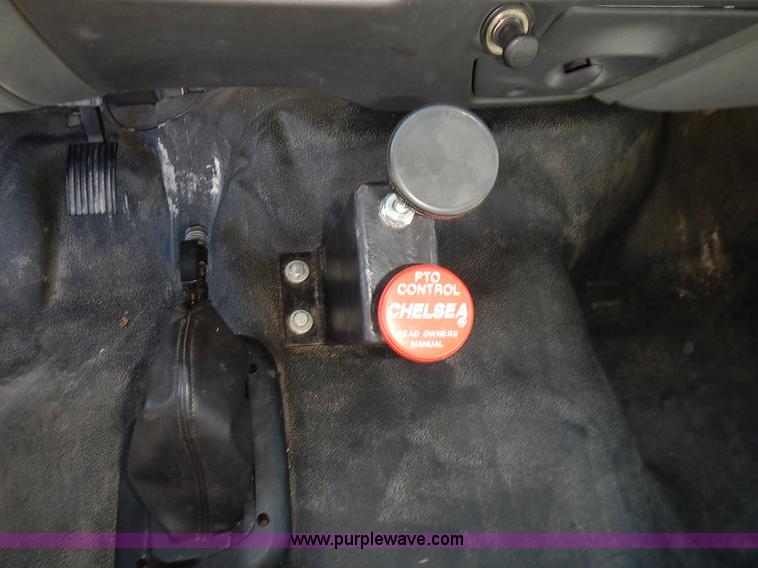 image for item J6342 2006 Ford F750 Super Duty XL dump truck