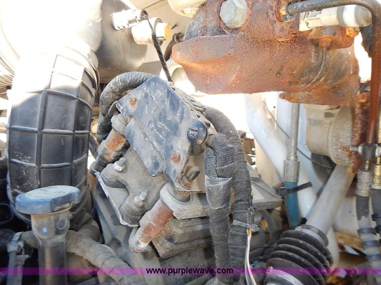 image for item J6342 2006 Ford F750 Super Duty XL dump truck