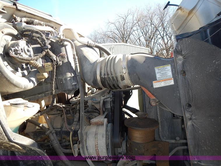 image for item J6342 2006 Ford F750 Super Duty XL dump truck