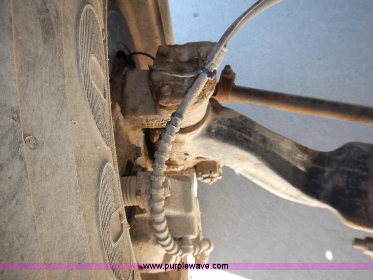 image for item J6342 2006 Ford F750 Super Duty XL dump truck