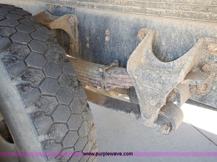 image for item J6342 2006 Ford F750 Super Duty XL dump truck