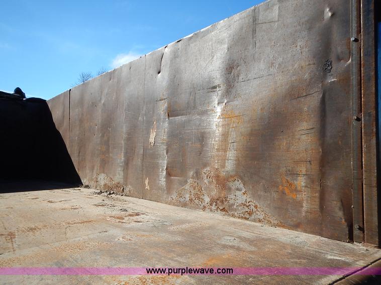 image for item J6342 2006 Ford F750 Super Duty XL dump truck