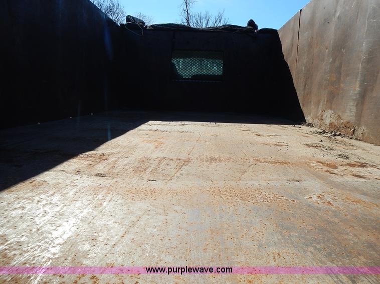 image for item J6342 2006 Ford F750 Super Duty XL dump truck