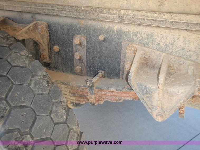 image for item J6342 2006 Ford F750 Super Duty XL dump truck