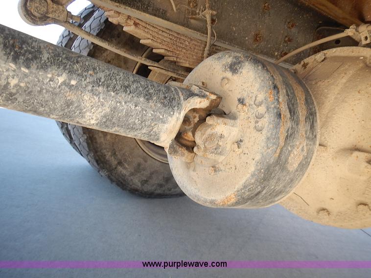 image for item J6342 2006 Ford F750 Super Duty XL dump truck