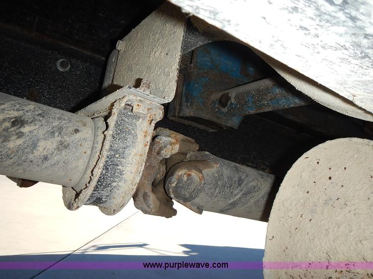 image for item J6342 2006 Ford F750 Super Duty XL dump truck