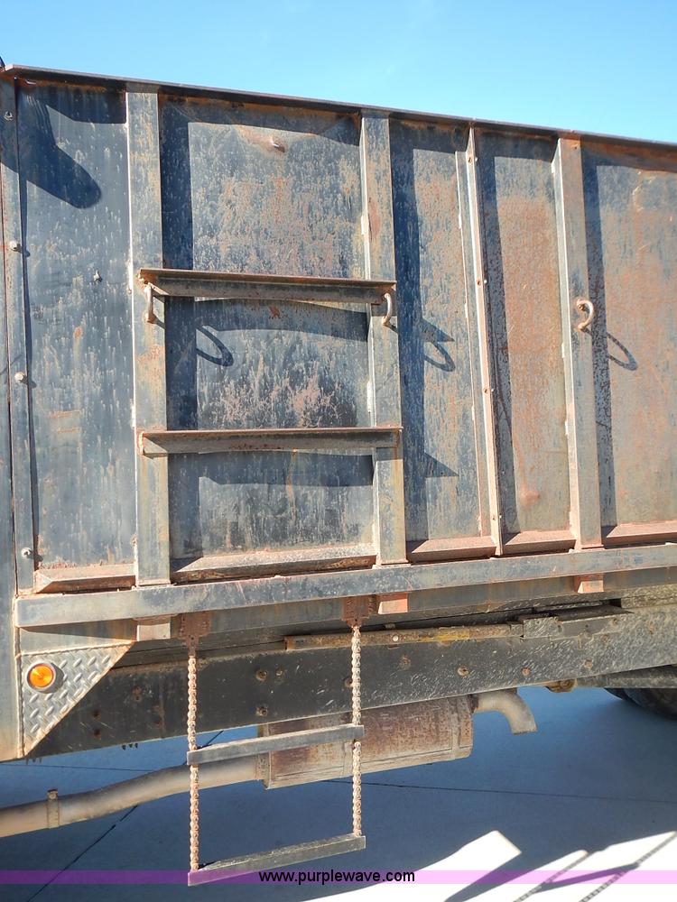 image for item J6342 2006 Ford F750 Super Duty XL dump truck