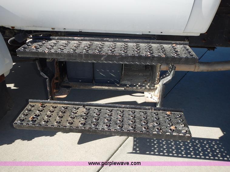 image for item J6342 2006 Ford F750 Super Duty XL dump truck