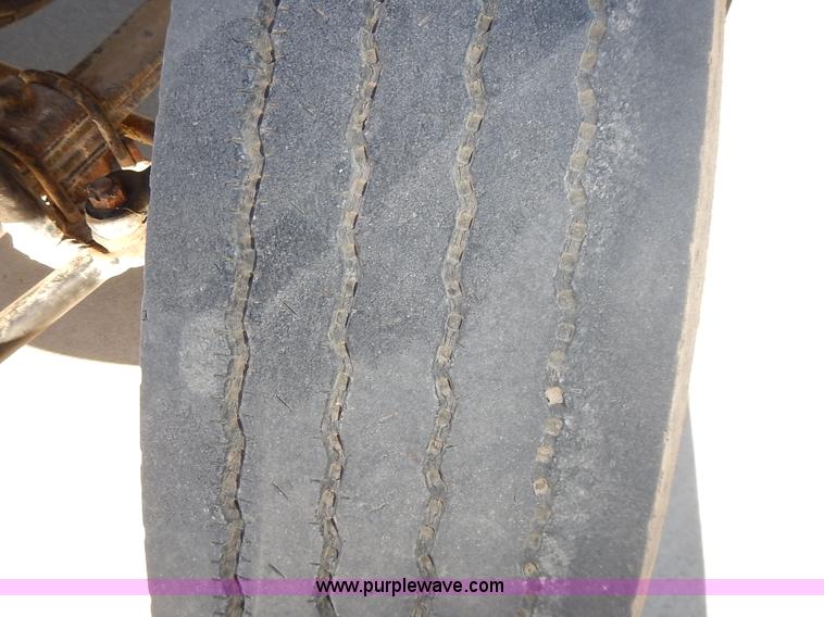 image for item J6342 2006 Ford F750 Super Duty XL dump truck