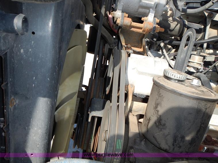 image for item J6343 1995 Ford F750 dump truck with scissor lift bed