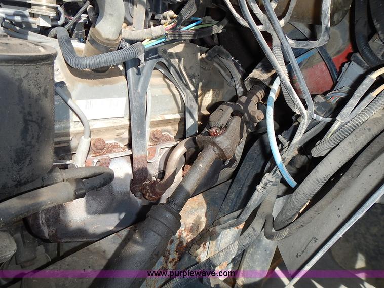 image for item J6343 1995 Ford F750 dump truck with scissor lift bed