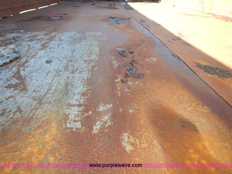 image for item J6343 1995 Ford F750 dump truck with scissor lift bed