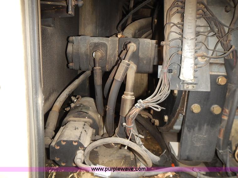 image for item J6345 1999 JLG 80HX boom lift