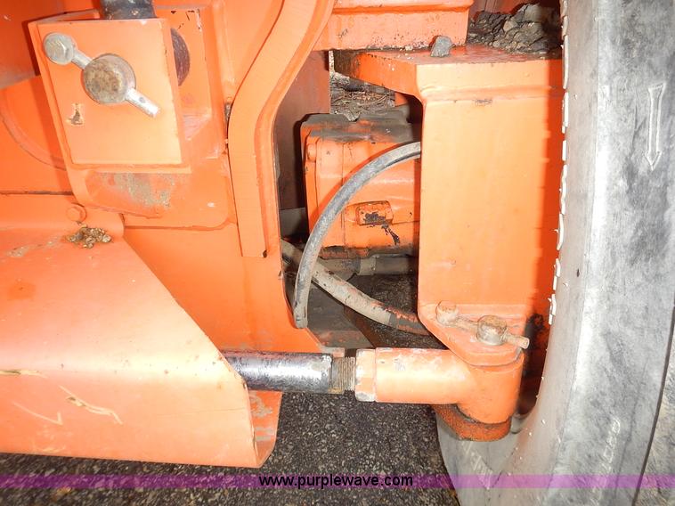 image for item J6345 1999 JLG 80HX boom lift