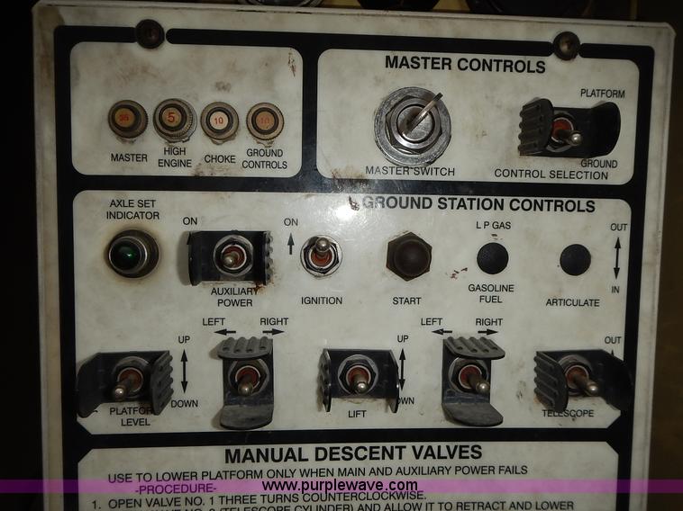 image for item J6345 1999 JLG 80HX boom lift