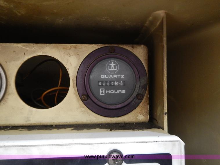 image for item J6345 1999 JLG 80HX boom lift