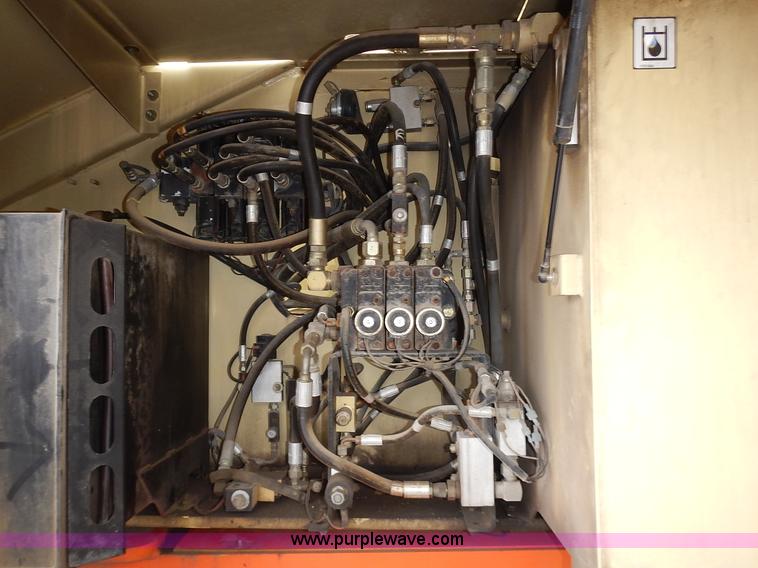 image for item J6345 1999 JLG 80HX boom lift