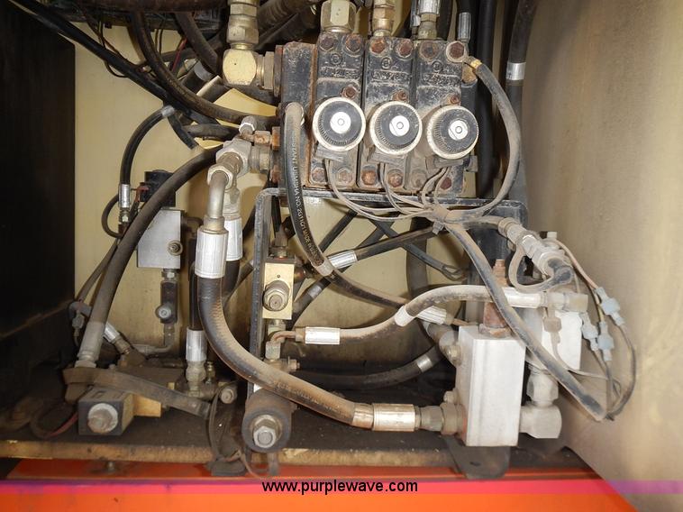 image for item J6345 1999 JLG 80HX boom lift