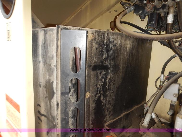 image for item J6345 1999 JLG 80HX boom lift