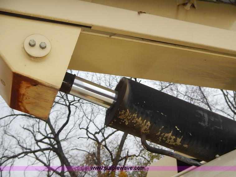 image for item J6345 1999 JLG 80HX boom lift