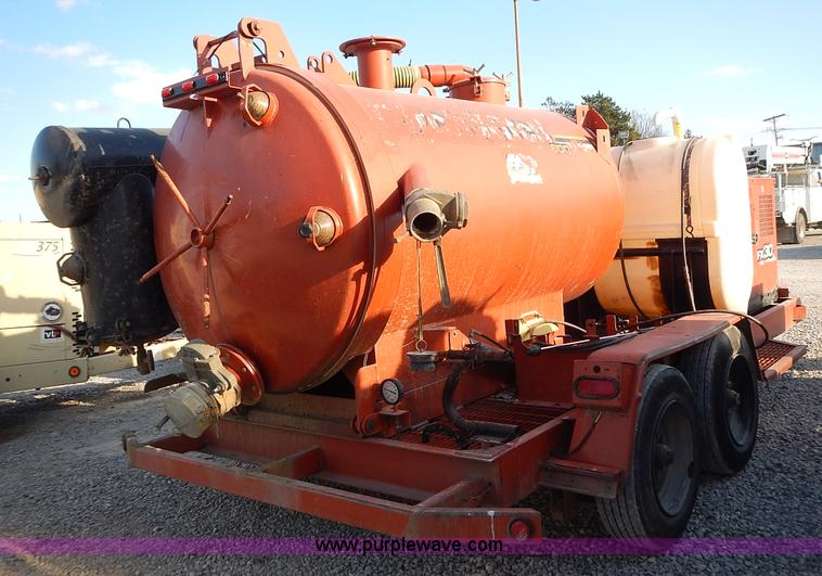 image for item J6368 2009 Ditch Witch FX30 vacuum excavator