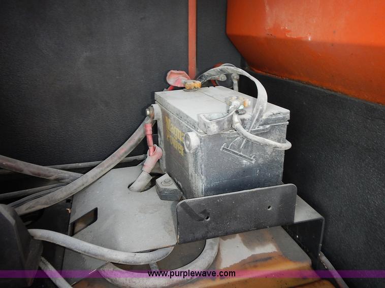 image for item J6368 2009 Ditch Witch FX30 vacuum excavator