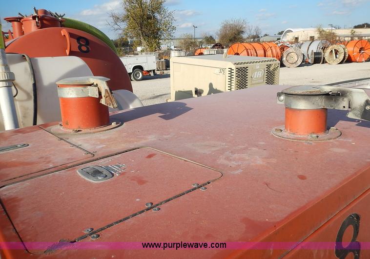image for item J6368 2009 Ditch Witch FX30 vacuum excavator