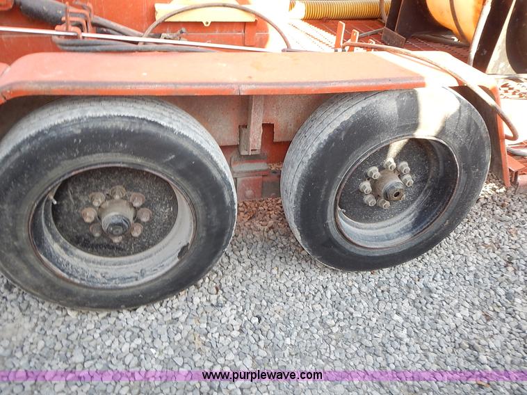 image for item J6368 2009 Ditch Witch FX30 vacuum excavator