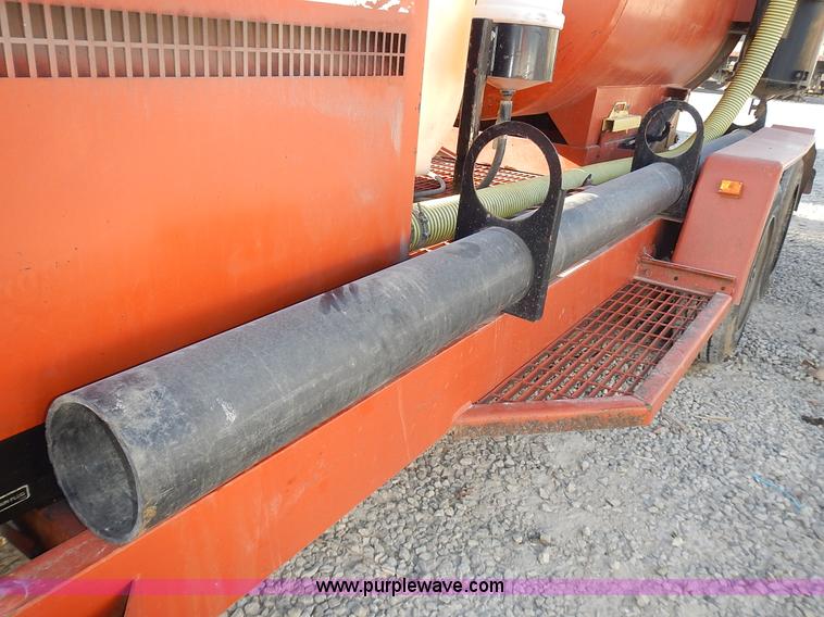 image for item J6368 2009 Ditch Witch FX30 vacuum excavator